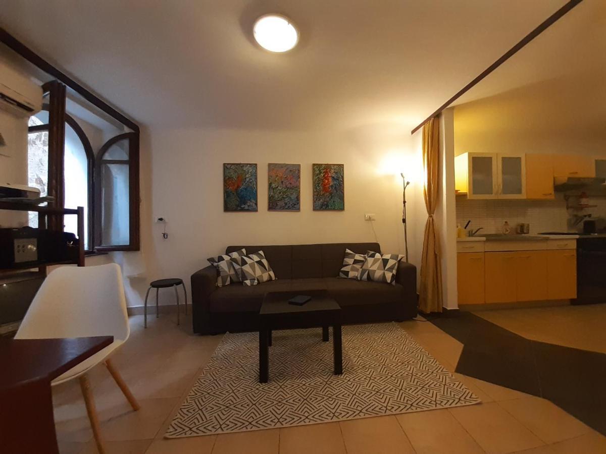 Apartment Zdenac Ровінь Екстер'єр фото