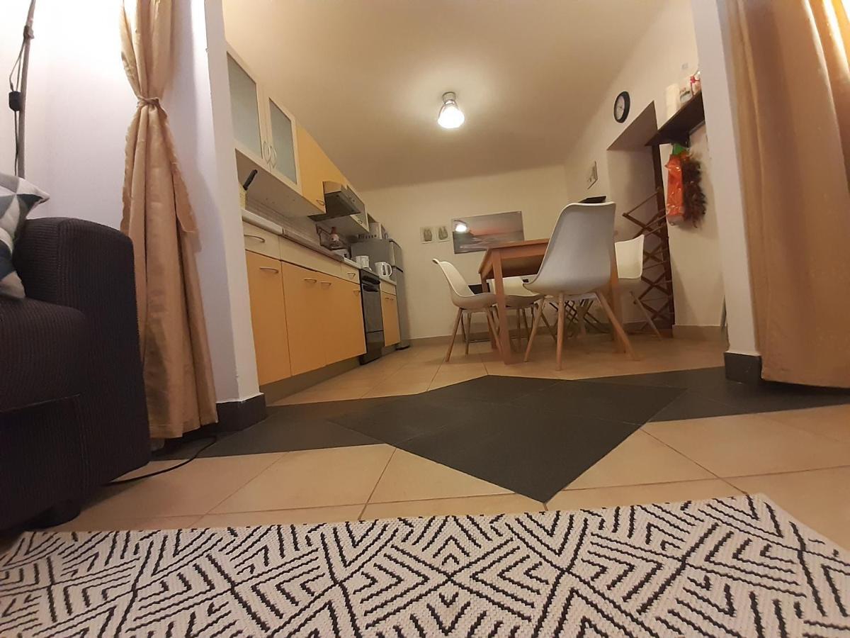 Apartment Zdenac Ровінь Екстер'єр фото